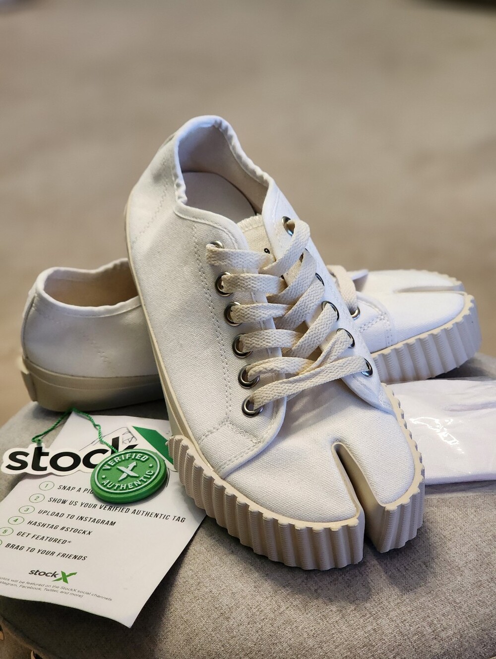 Authentic Maison Margiela Tabi Womens's Low-top Canvas Sneakers